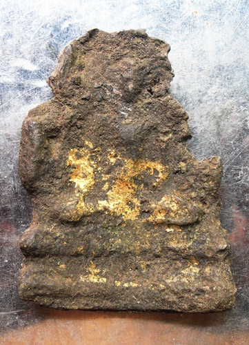 พระกรุวัดราชบูรณะ เนื้อชินเงิน สูง7เซนติเมตรกว้าง5.5เซนติเมตรครับ