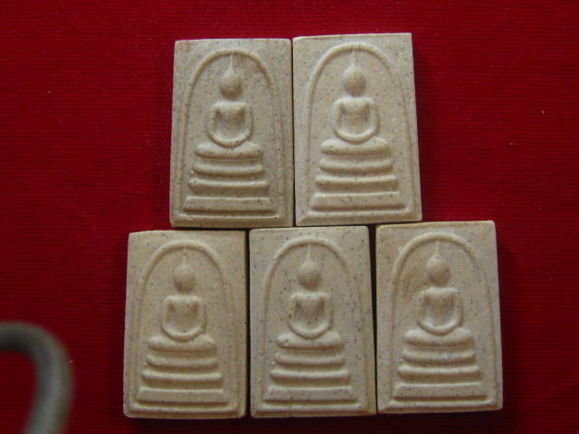 5 องค์ สมเด็จวัดระฆัง 122 ปี พิมพ์ใหญ่ไข่ปลา พร้อมกล่อง