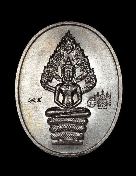 ปรกไตรมาสเนื้อนวะเเก่เงิน1ใน200องค์พร้อมบัตรรับรอง