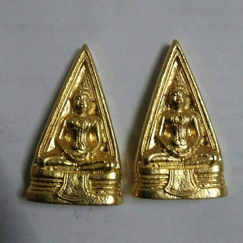 หลวงพ่อโสธร สามเหลี่ยมกะไหล่ทอง 2องค์ ไม่ทราบปี