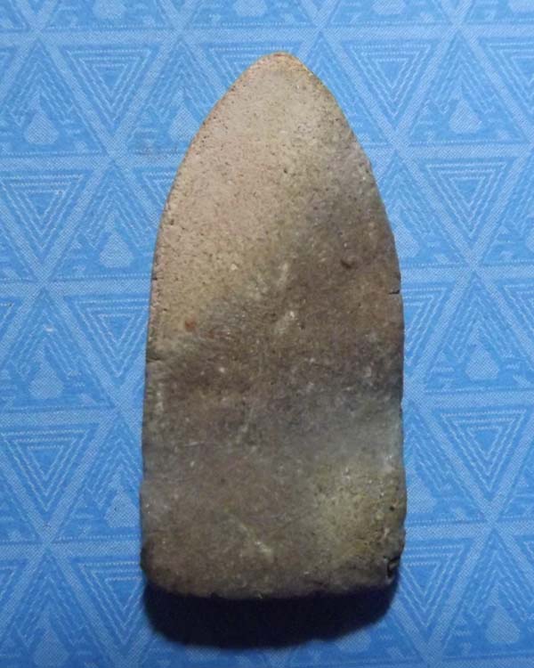 พระปิดตากรุ วัดชนะสงคราม กรุงเทพเนื้อดินผสมผง**เคาะเดียว