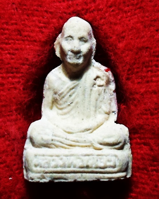 หลวงพ่อเกษม ผงลอยองค์ ปี31มาพร้อมกล่อง ครับท่าน