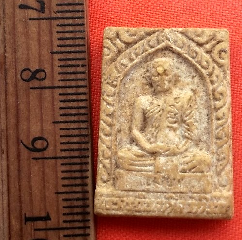 เริ่ม 10 บาท กับ พระผงรูปเหมือน พระครูวิมลศีลาภิรม(หลวงพ่อเมี่ยง) วัดเกาะสมอ จ.ปราจีนบุรี.   ..BV558