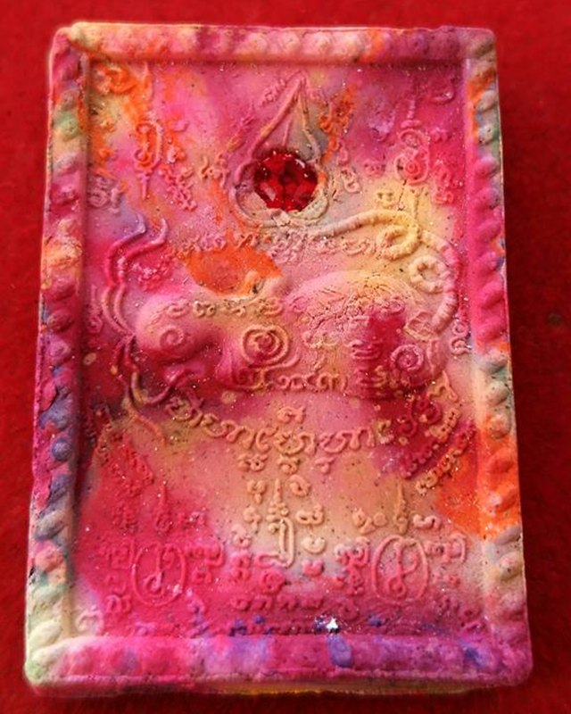 เพชรพญาธร เนื้อเบญจรงค์ฝังพลอย ๒ เม็ด ๒๕๔๓หลวงปู่หมุน เสกวัดซับลำใย สร้าง