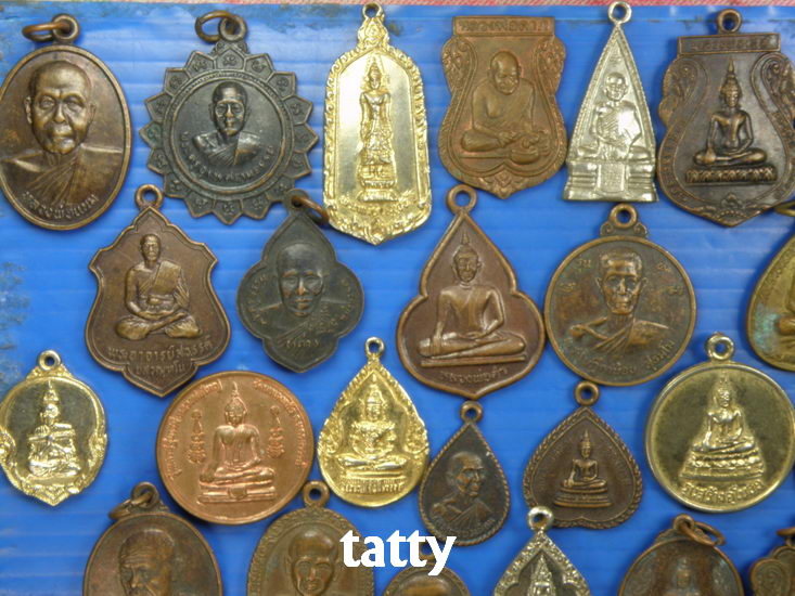 เหมาๆเปิดราคาใหม่ถูกลง พระภาคกลางตอนบนชุด 2 62 องค์(ราคาไม่ถึงองค์ละ 5 บาท)