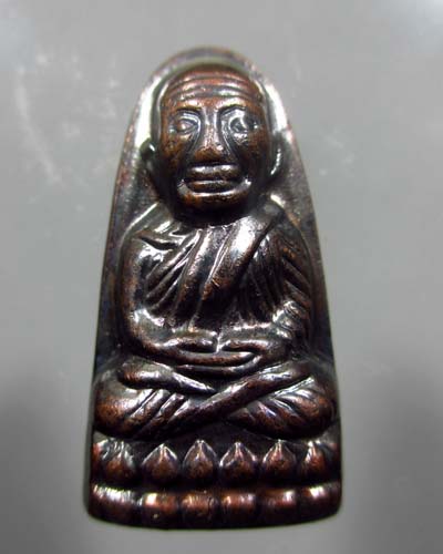 หลวงปู่ทวดวัดช้างให้ พิมพ์หลังหนังสือ ปี 55 ( บัวแตก นิยม ) พร้อมซองวัด + ใบคาถา