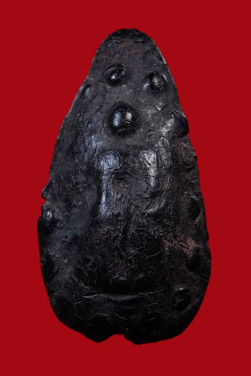 สุดยอดพระหายาก กับ พระกรุวัดวังหน้า เนื้อครั่งคลุกรัก พิมพ์นาคปรก(หายากมาก)+ ใบรับรอง