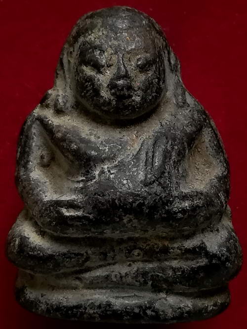 พระสังกัจจายน์ลอยองค์ หลวงพ่อกวย เนื้อผงใบลาน อุดกริ่งด้านในครับ