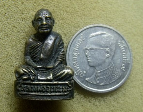 **วัดใจ**รูปเหมือนอุดกริ่ง หลวงพ่ออุตตมะ วัดวังก์วิเวการาม จ.กาญจนบุรี**สวยๆ เชิญชมครับ