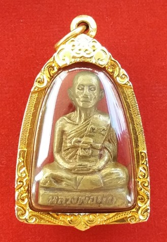 รูปเหมือนหลวงพ่อมุ่ย วัดดอนไร่ พิมพ์ท้องแตก(นิยม) เลี่ยมทอง