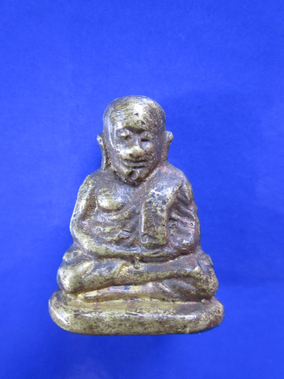 รูปหล่อหลวงพ่อเงิน รุ่นปืนแตก ในพิธี พิจิตร