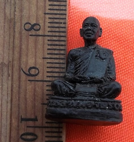 เริ่ม 10 บาท กับ รูปหล่อหลวงพ่อจิตร วัดโคกส่าาง อ.เมือง จ.นครราชสีมา เนื้อเรซิ่น    ....BR11