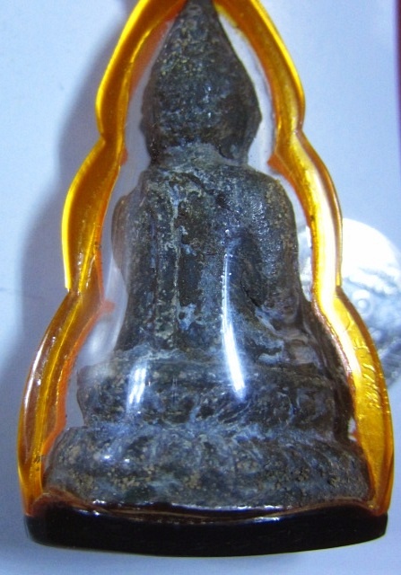 พระชัยวัฒน์ หรือพระแก้บน เลี่ยมเก่ามา เอาไว้ศึกษาสนิมได้ครับ