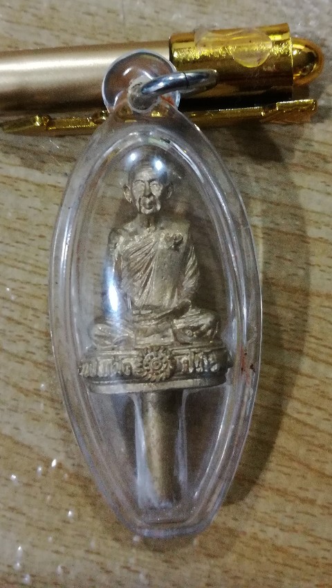 รูปหล่อลป.แผ่ว ปวโร