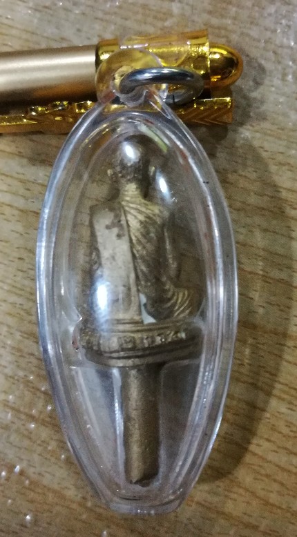 รูปหล่อลป.แผ่ว ปวโร