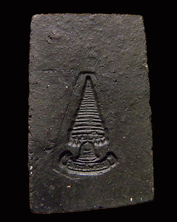 พระปิดตา ซุ้มระฆัง เจ้าคุณเที่ยง วัดระฆังฯ กรุงเทพฯ สร้างจากเนื้อดินหุ่นหรือดินไทย ที่เหลือจากพิธีกา