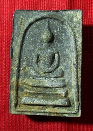 พระสมเด็จด้านหลังพระสิวลี หลวงพ่อกวย วัดโฆสิตาราม จ.ชัยนาท ปี2515 พิมพ์ใหญ่เอวใหญ่ เนื้อผงใบลาน ครับ