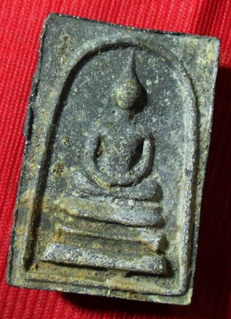 พระสมเด็จด้านหลังพระสิวลี หลวงพ่อกวย วัดโฆสิตาราม จ.ชัยนาท ปี2515 พิมพ์ใหญ่เอวใหญ่ เนื้อผงใบลาน ครับ