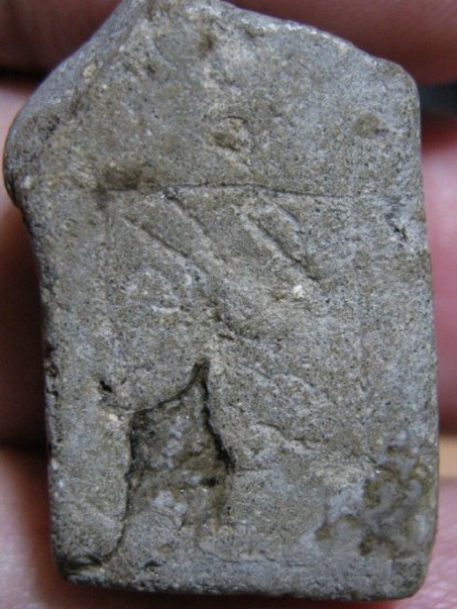 พระพิมพ์เล็บมือ กรุเก่า เนื้้อผง วัดพระยาสุเรนทร์ กรุงเทพฯ