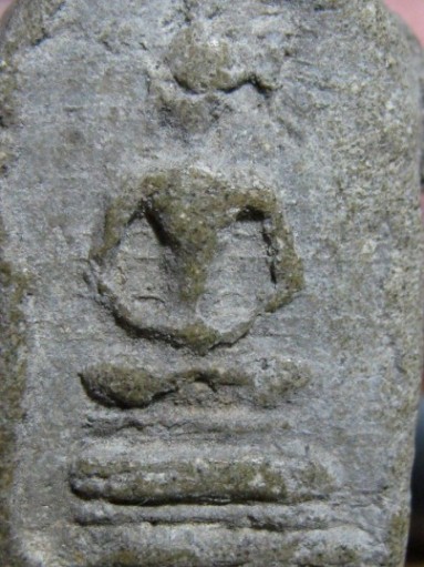 พระพิมพ์เล็บมือ กรุเก่า เนื้้อผง วัดพระยาสุเรนทร์ กรุงเทพฯ