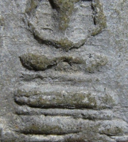 พระพิมพ์เล็บมือ กรุเก่า เนื้้อผง วัดพระยาสุเรนทร์ กรุงเทพฯ