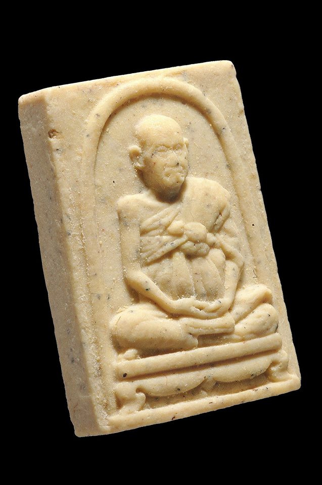 พระสมเด็จวัดระฆังรุ่น 122 ปี (พิมพ์คะแนนรูปเหมือนสมเด็จโตฯ) ปี2537 "มีเม็ดผงเก่า" พร้อมกล่องเดิม # 1