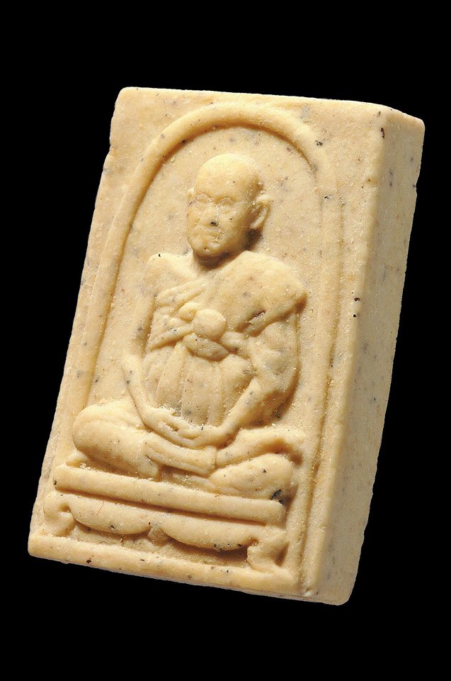 พระสมเด็จวัดระฆังรุ่น 122 ปี (พิมพ์คะแนนรูปเหมือนสมเด็จโตฯ) ปี2537 "มีเม็ดผงเก่า" พร้อมกล่องเดิม # 1