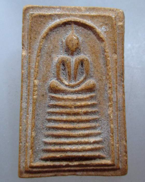 ๒๐ พระสมเด็จ ๙ ชั้น ไม่ทราบที่ครับ