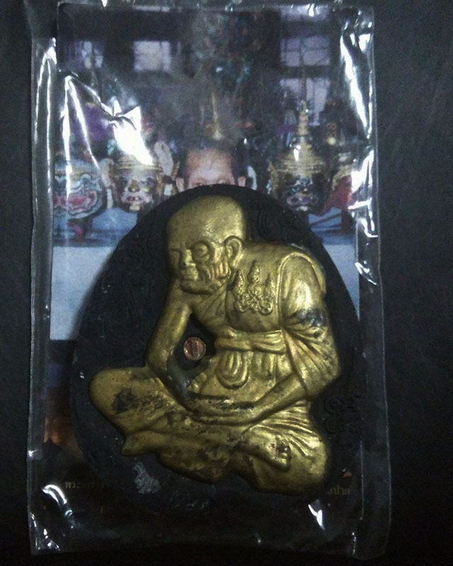 หลวงปู่ทวด เนื้อผง ทาทอง หลวงปู่กาหลง