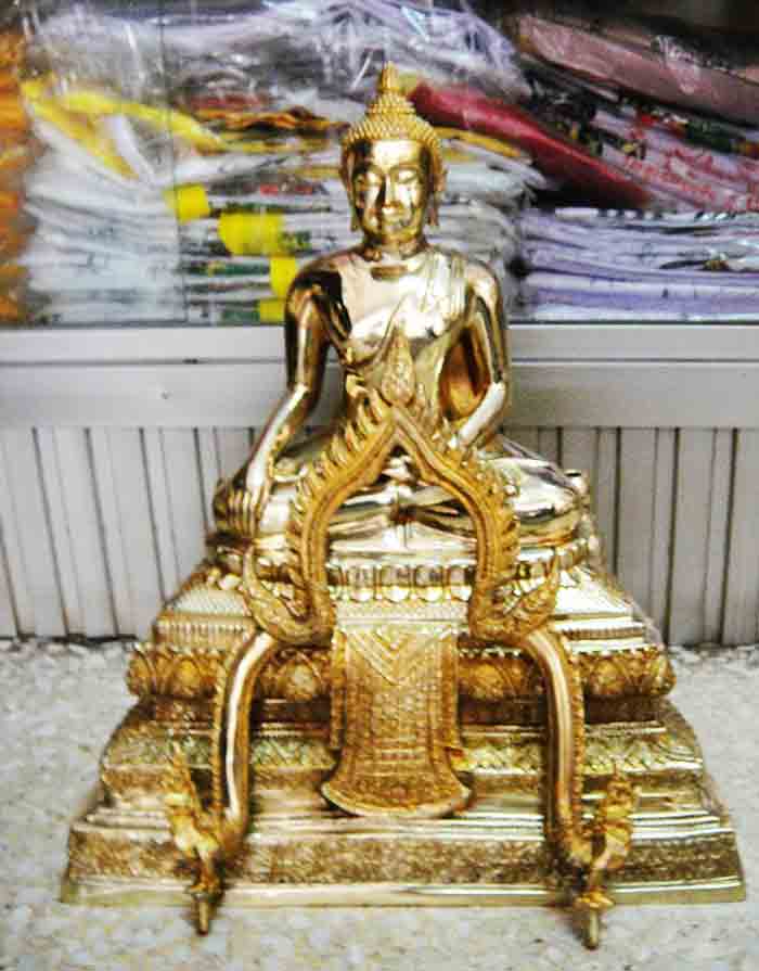 พระบูชาหลวงพ่อเพชร อ.เมือง จ. พิจิตร