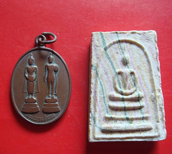 เจ้าคุณนรรัตน์ วัดเทพศิริทร์ 2 องค์ครับ