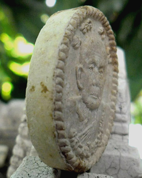 >> เคาะเดียว << พระผงดวงเศรษฐี หลวงปู่หมุน ...สวย คม เข้ม ขลัง...พร้อมบัตรรับรอง