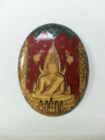 ล็อกเก็ตหลวงพ่อพระพุทธชินราช ปี 2515 ฉากสีแดง