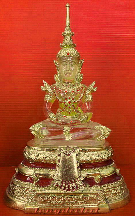 พระบูชาแก้วใสทรงเครื่อง หลวงพ่อฤาษีลิงดำ วัดท่าซุง จ.อุทัยธานี สวยมากค่ะ