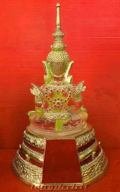 พระบูชาแก้วใสทรงเครื่อง หลวงพ่อฤาษีลิงดำ วัดท่าซุง จ.อุทัยธานี สวยมากค่ะ