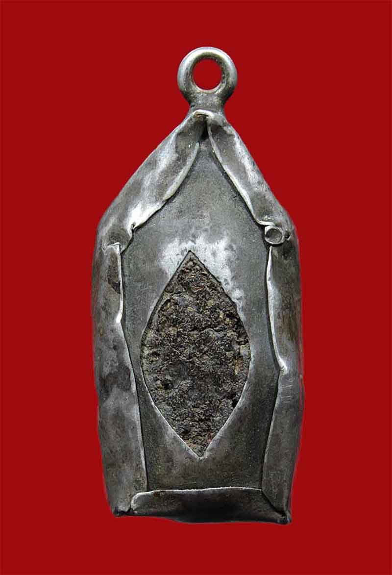 พระซุ้มยอ เนื้อดิน กรุกำแพงเพชร พร้อมเลี่ยมเงินสั่งทำ ใช้แบบโบราณ