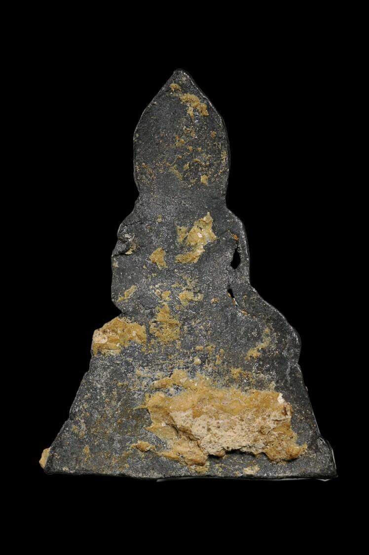 พระกรุวัดเก๋งจีน พิมพ์ปางมารวิชัยฐานผ้าทิพย์