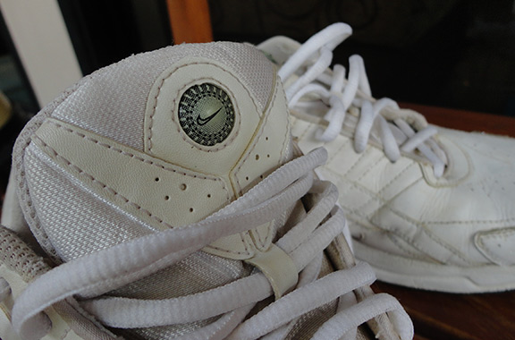 รองเท้า NIKE ขาว white classic ทรงแฟชั่นกึ่งสปอร์ตกึ่งลำลอง แมทช์ได้สารพัดชุด
