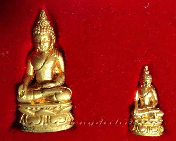 พระกริ่ง-พระชัยวัฒน์พระไพรีพินาศ สวยมากพร้อมกล่องเดิมค่ะ