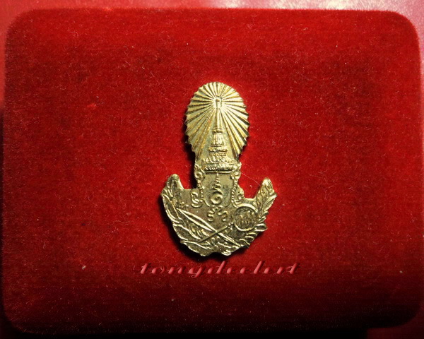 พระกริ่ง-พระชัยวัฒน์พระไพรีพินาศ สวยมากพร้อมกล่องเดิมค่ะ