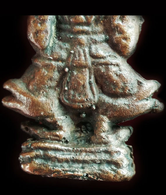 เคาะเดียว ท้าวเวสสุวรรณหลวงปู่หมุน วัดบ้านจานรุ่นจักรพรรตราธิราช ปี45 เนื้อนวะโลหะ สวย คม