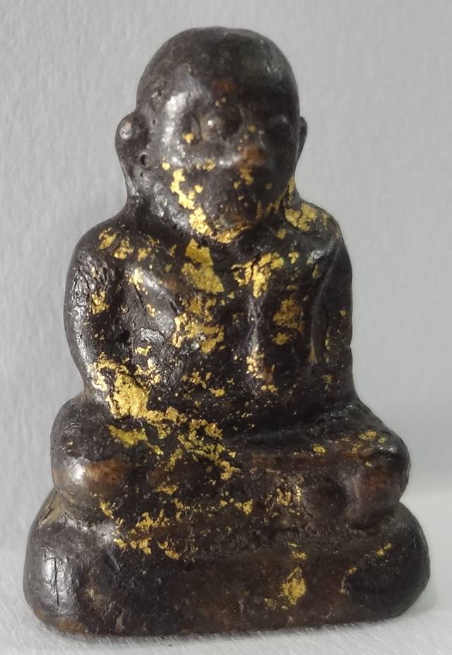  หลวงพ่อเงินวัดบางคลานลงรักเก่าๆไม่ทราบออกวัดไหนครับ