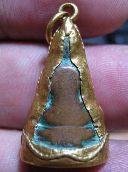 พระกริ่งหลวงพ่อโสธร เนื้อโลหะ วัดโสธรฯ จ.ฉะเชิงเทรา มีเลี่ยมทองเก่าโบราณ