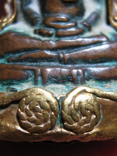 พระกริ่งหลวงพ่อโสธร เนื้อโลหะ วัดโสธรฯ จ.ฉะเชิงเทรา มีเลี่ยมทองเก่าโบราณ