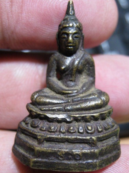 พระกริ่งรักษาดินแดน ปี2513 เนื้อทองเหลือง จ.กรุงเทพฯ ท่านเจ้าคุณนรฯ ปลุกเสก มาพร้อมบัตรรับรอง