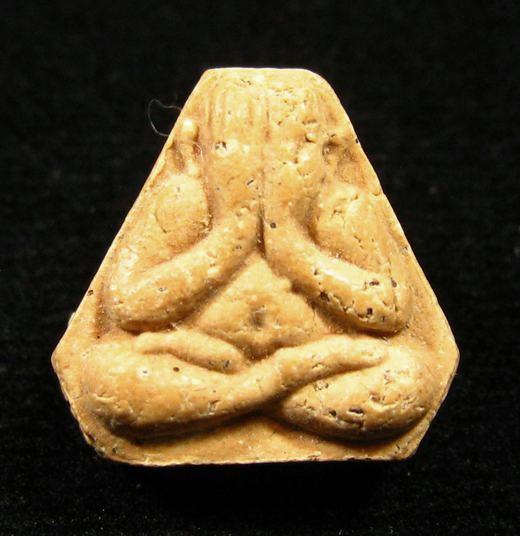 พระปิดตาสาริกา เนื้อผงพุทธคุณ 350 คณาจารย์ หลวงปู่หมุน ฐิตสีโล ปลุกเสก ณ วัดซับลำใย ปี 2543 (5)