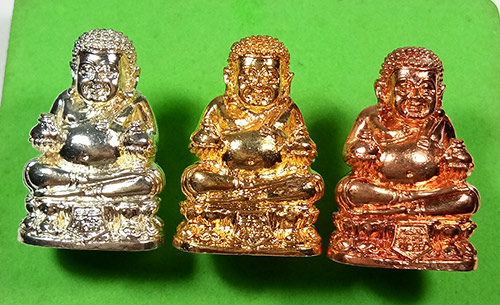 พระสังกัจจายน์ รับทรัพย์ 55 รุ่น 1 พ่อท่านเขียว วัดห้วยเงาะ จ.ปัตตานี พร้อมกล่องเดิมๆๆจากวัดครับ 