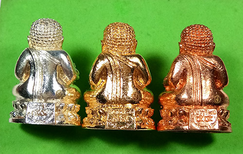 พระสังกัจจายน์ รับทรัพย์ 55 รุ่น 1 พ่อท่านเขียว วัดห้วยเงาะ จ.ปัตตานี พร้อมกล่องเดิมๆๆจากวัดครับ 