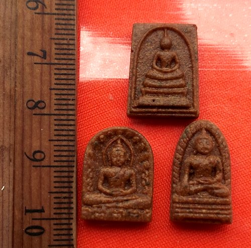 เริ่ม 10 บาท กับ ผงกระเบื้องหลังคาโบสถ์ .…CB492