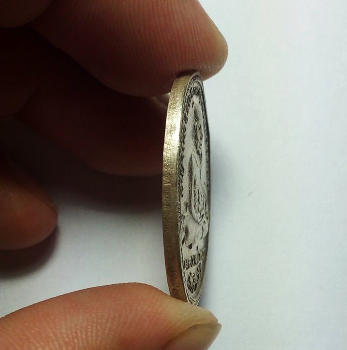 เหรียญหลวงพ่อทวด วัดช้างให้ รุ่น4 ปี05 บล็อก 10 ขีด เนื้ออัลปาก้า กะไหล่เงิน ตัดหูมาเดิม ๆ